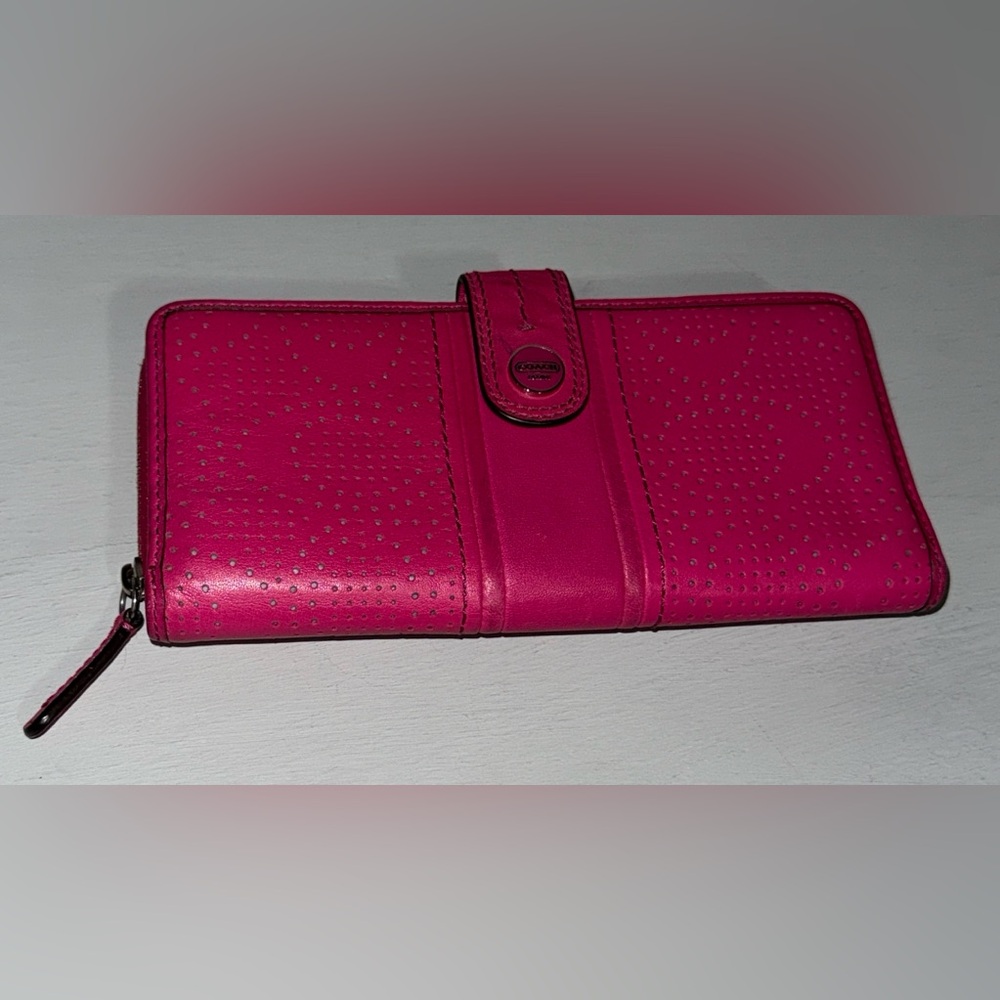 Coach Signature Leather Perforated C Full Size Wallet Zip Around Snap Pink